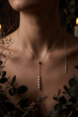 Solace: Kette mit Perlenanhänger