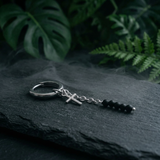 Silbercreole mit schwarzem Onyx und Kreuz-Anhänger – Black Onyx Line