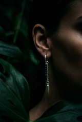 Silbercreole mit schwarzem Onyx und Zapfen-Anhänger – Black Onyx Line